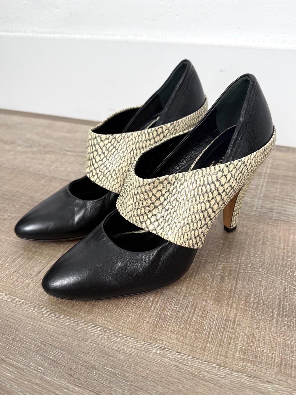 Loeffler Randal Size 7 Black Leather Snakeskin Print Wrap Pump Heels